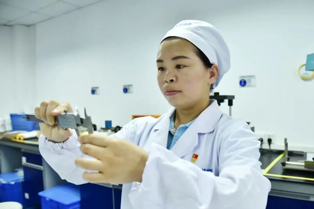 【楷模風采】2024年全國五一勞動獎章 | 雷潔萍：為“小藥丸”傾注“大匠心”的追夢人