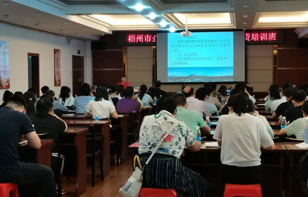 模擬課堂的“沉浸式”學(xué)習(xí)，讓學(xué)員大呼過癮