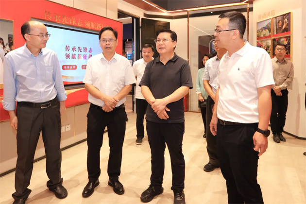 管理年在梧州市溝通交流工作時強(qiáng)調(diào) 總結(jié)提煉產(chǎn)改工作經(jīng)驗做法 不斷促進(jìn)產(chǎn)業(yè)工人成長成才